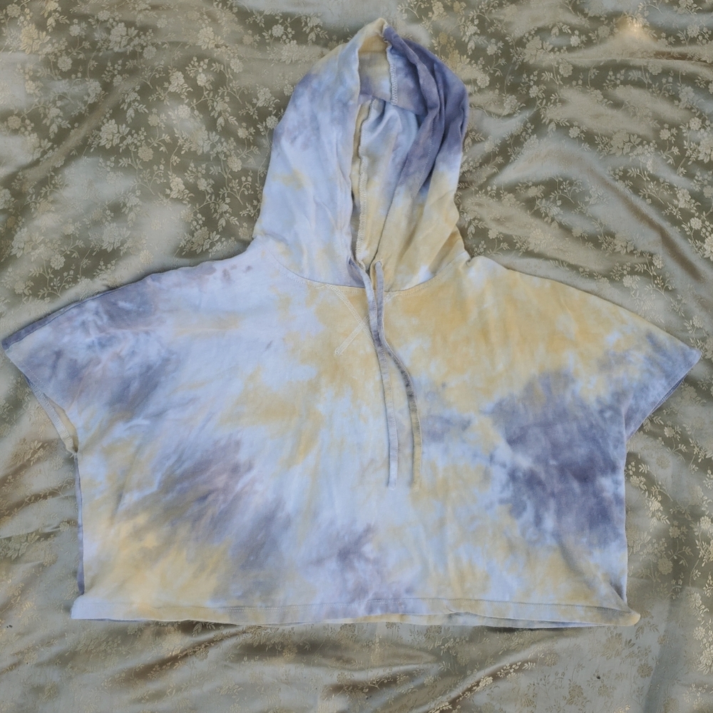 Urban Daisy Tie Dye Cropped Hoodie